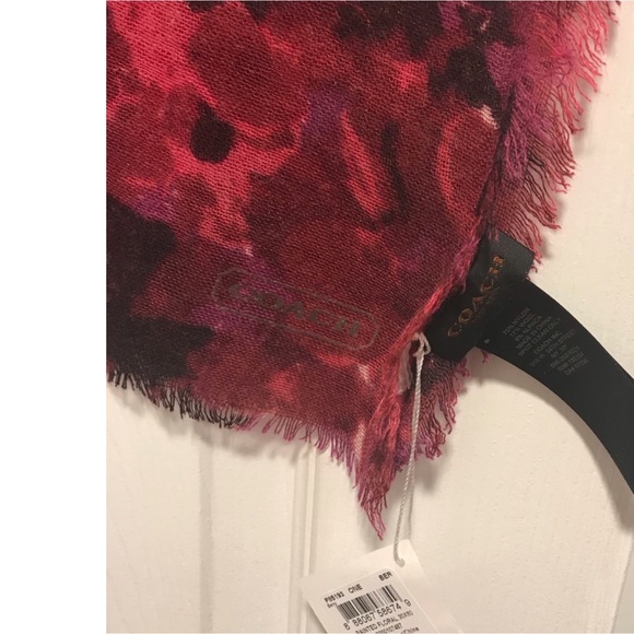 NWT Coach sample scarf w/berry floral motif. - Picture 8 of 10